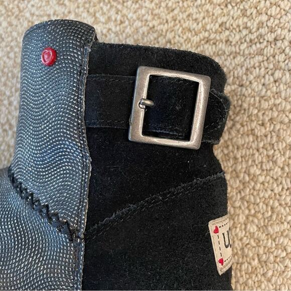 Ugg Girls JI Heart Ivy Short Mini Boots Suede Metallic Zip sz 4 Black 1010362 - Picture 9 of 17